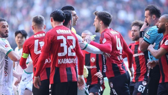 Gaziantep FK'ya ceza geliyor.. Yine PFDK'lık oldu